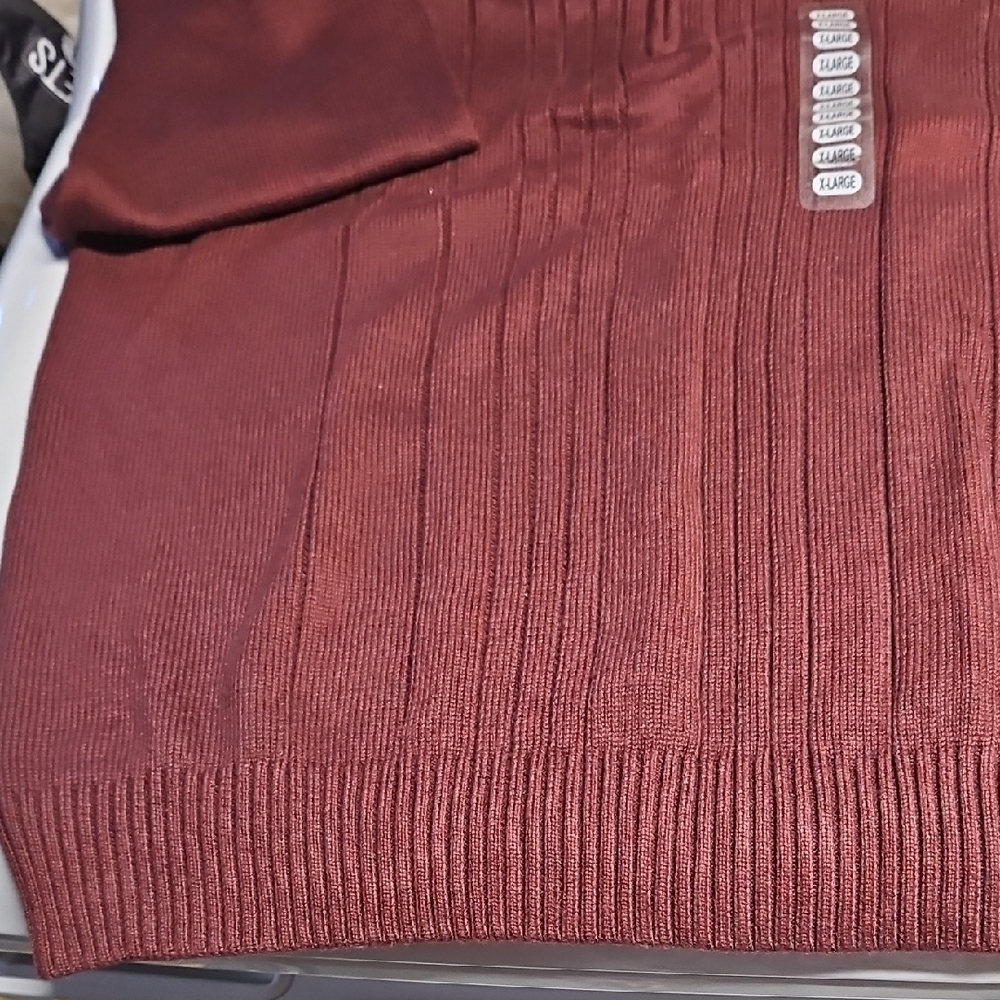 Men's Maroon Zip-Up Sweater - Picture 2 of 3